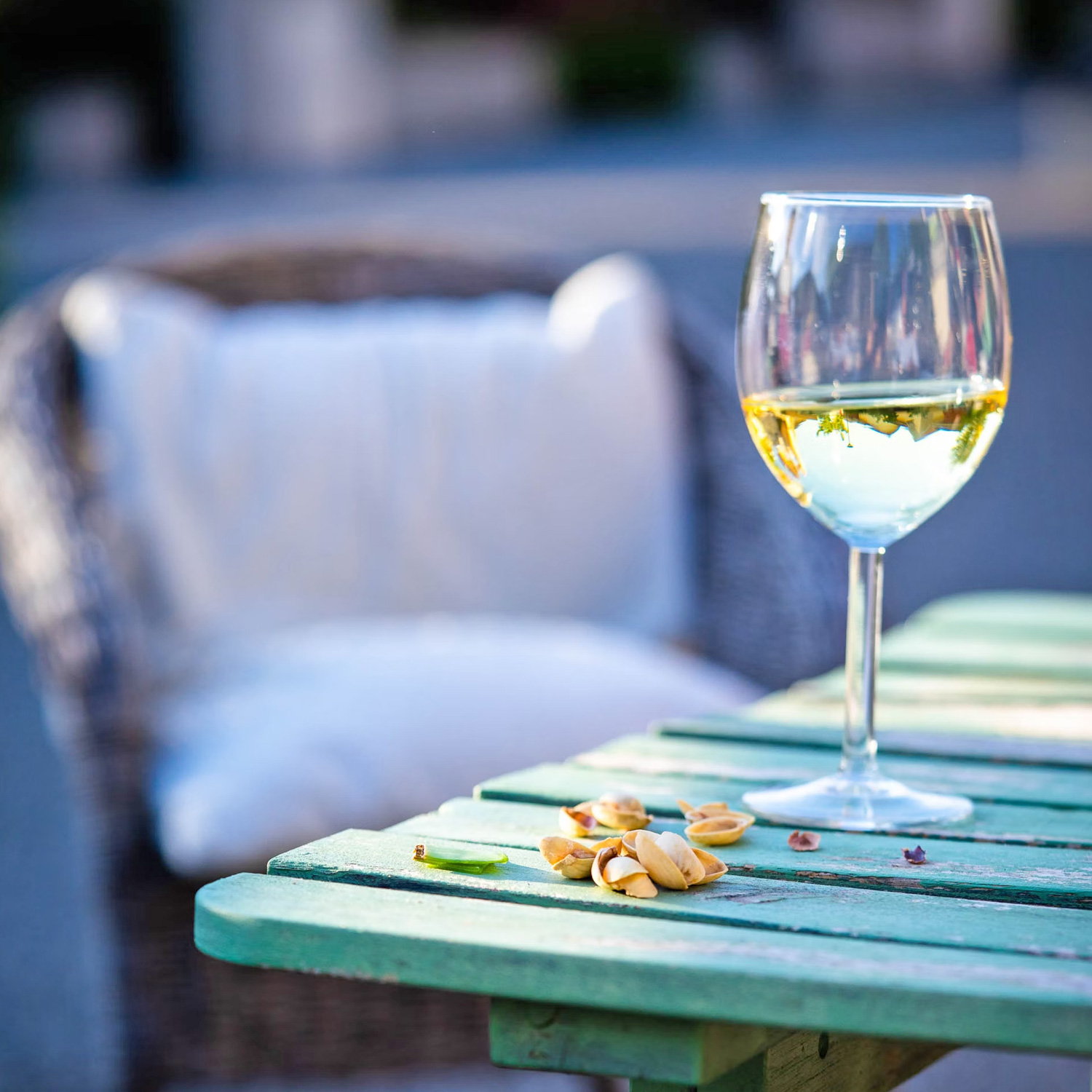 Genießen Sie diesen schmackhaften Weißwein Genießen Sie diesen schmackhaften Weißwein