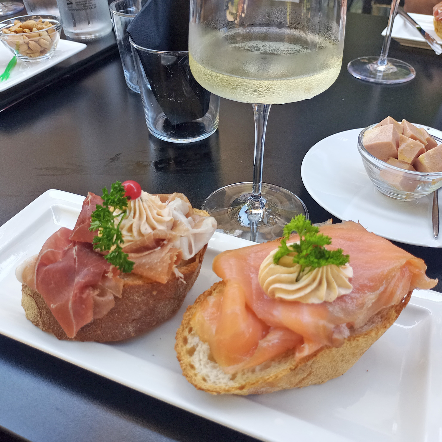 Passendes Essen zum köstlichen Wein Passendes Essen zum köstlichen Wein