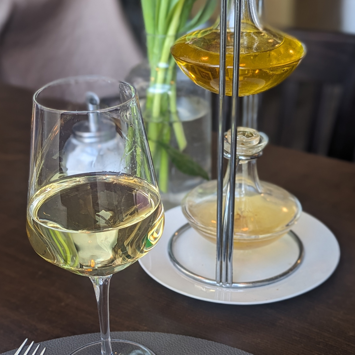 Genießen Sie diesen schmackhaften Weißwein Genießen Sie diesen schmackhaften Weißwein