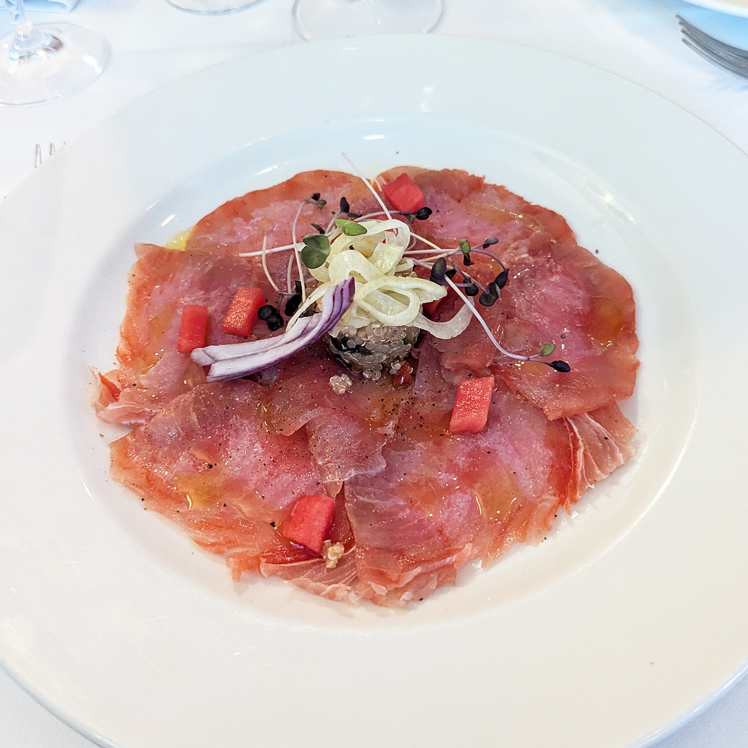 Thunfisch-Carpaccio-Vorspeise Thunfisch-Carpaccio-Vorspeise