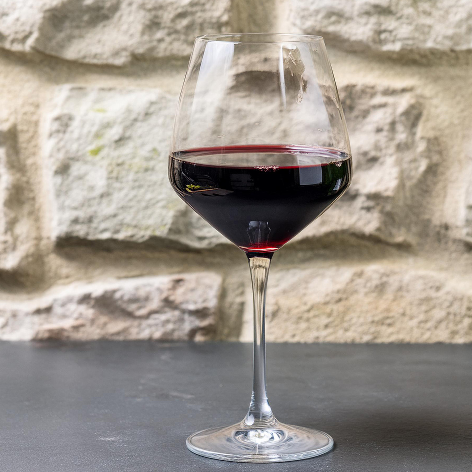 Ein vorzüglicher und köstlicher Rotwein Ein vorzüglicher und köstlicher Rotwein