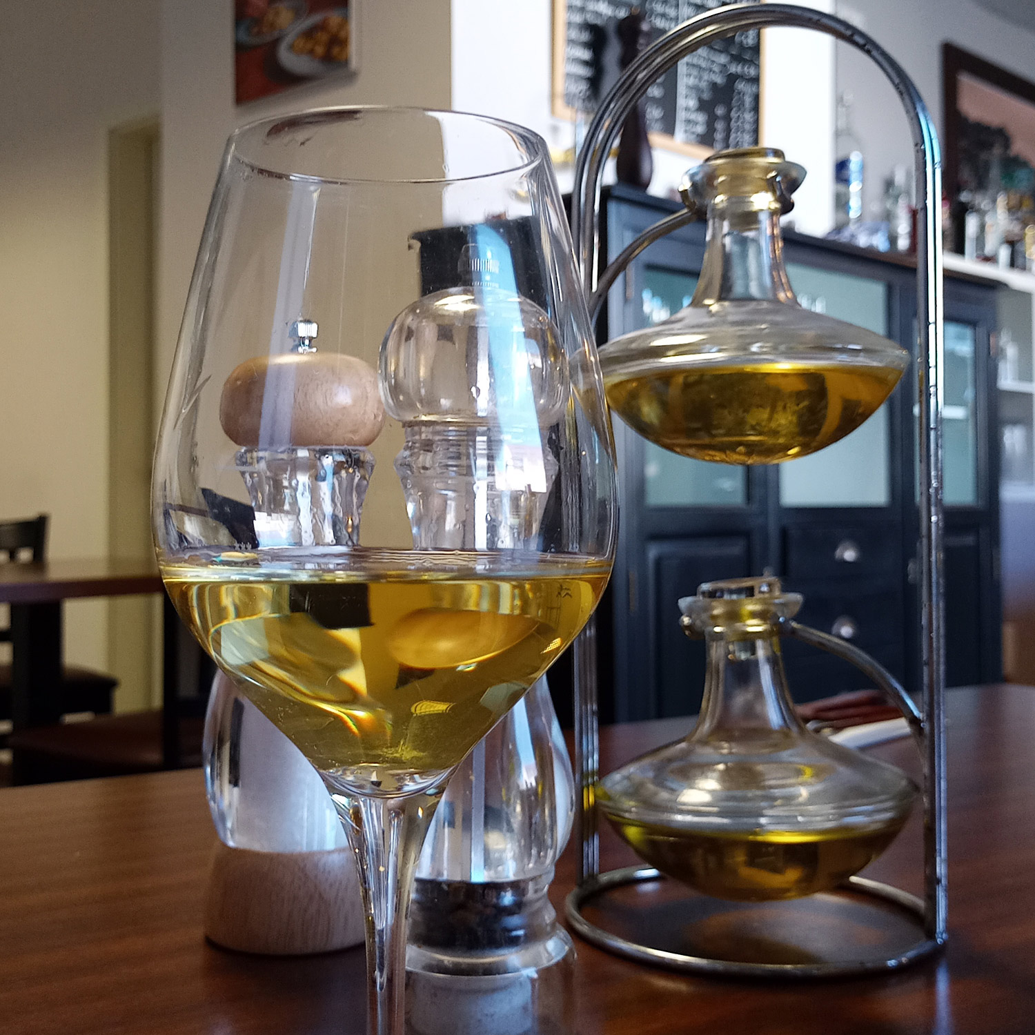 Genießen Sie diesen schmackhaften Weißwein Genießen Sie diesen schmackhaften Weißwein