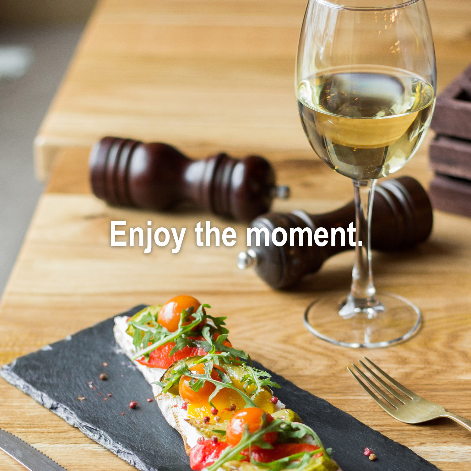 Genießen Sie diesen schmackhaften Weißwein Genießen Sie diesen schmackhaften Weißwein