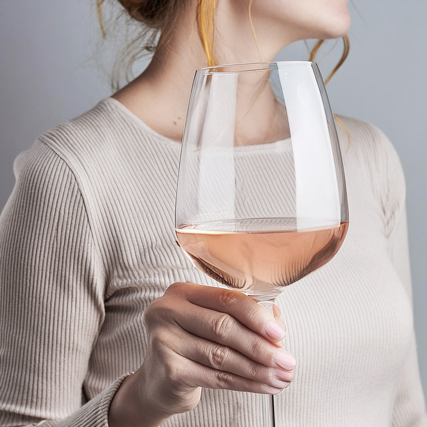 Genießen Sie diesen erfrischenden Roséwein Genießen Sie diesen erfrischenden Roséwein