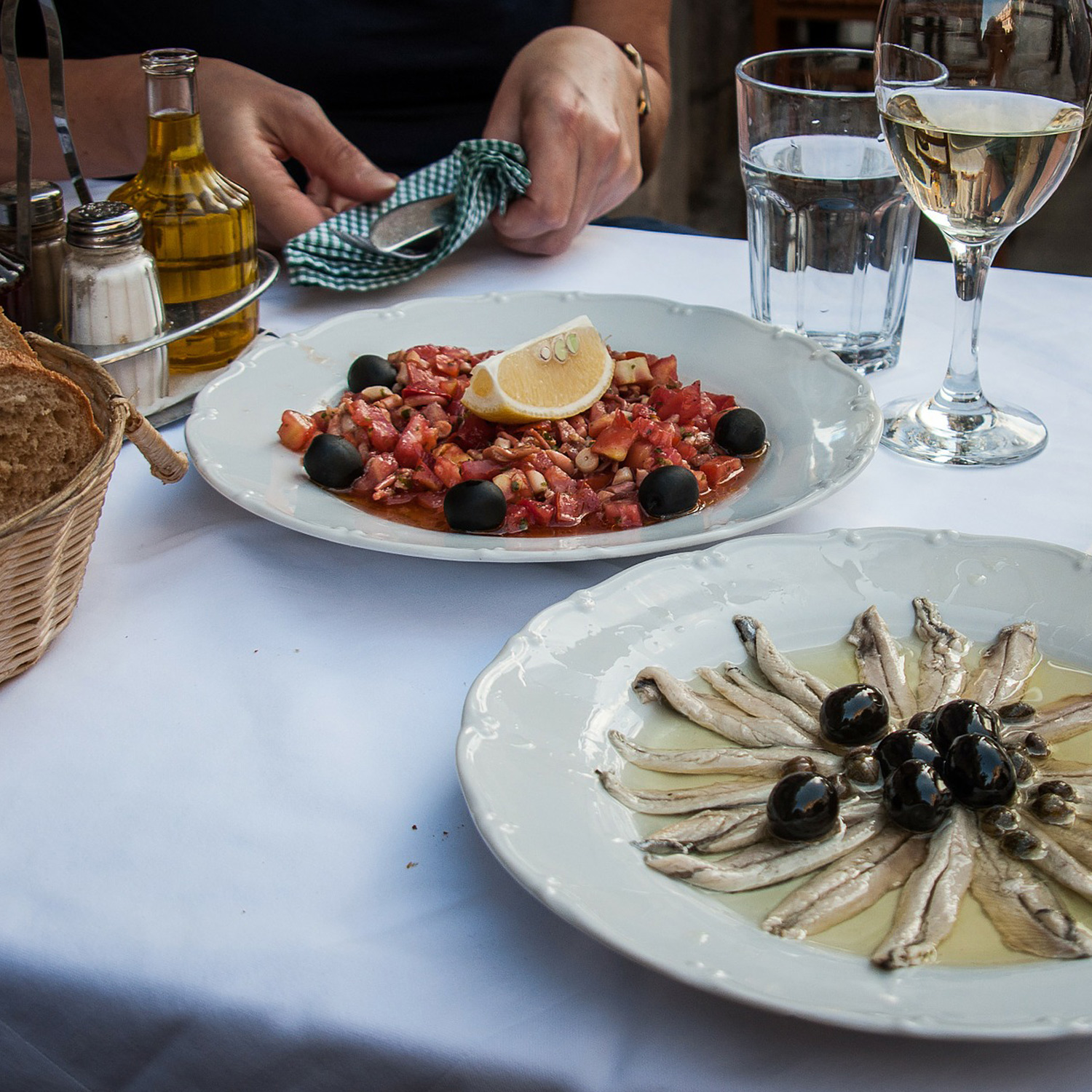 Passendes Essen zum köstlichen Wein Passendes Essen zum köstlichen Wein
