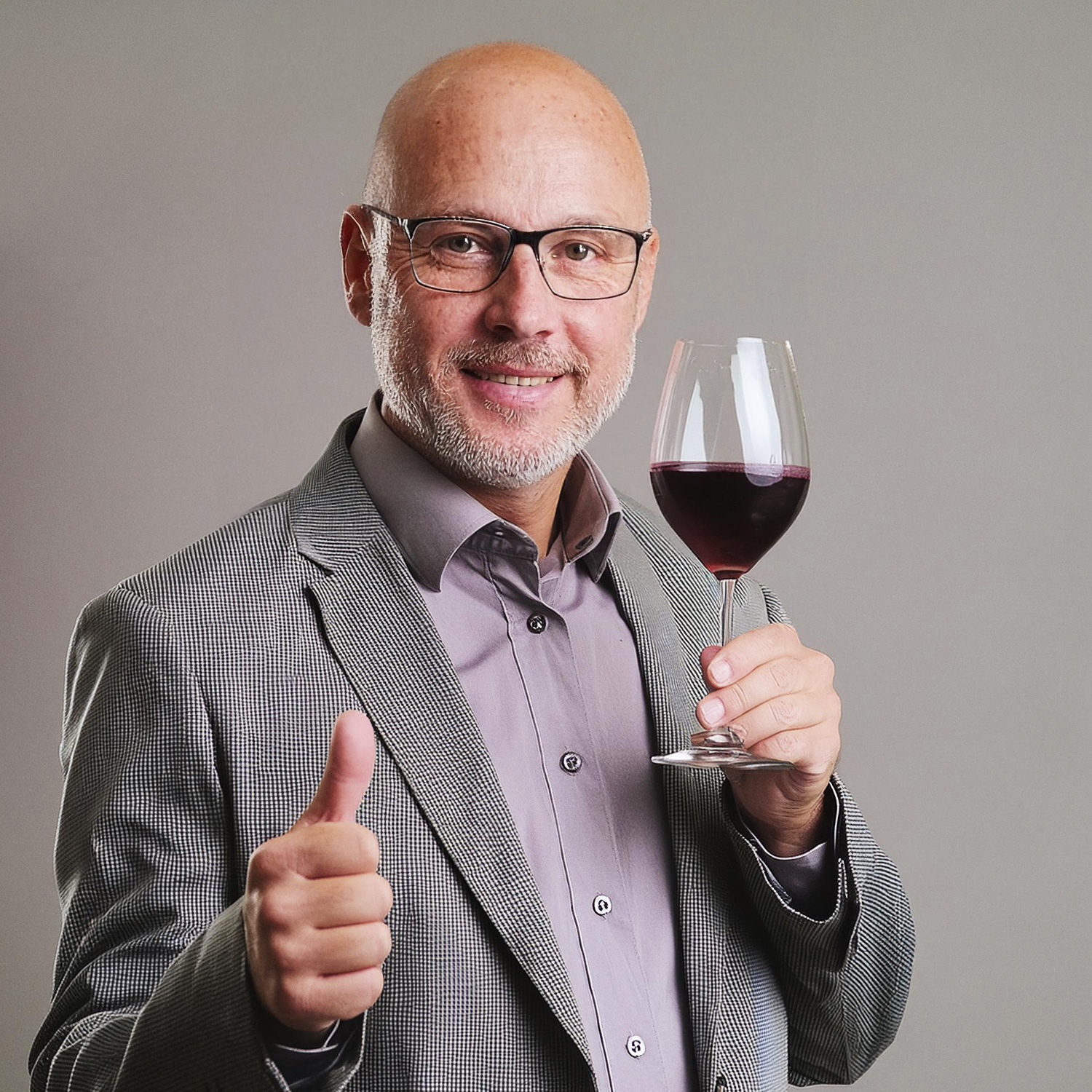 Genussvoller und köstlicher Rotwein Genussvoller und köstlicher Rotwein