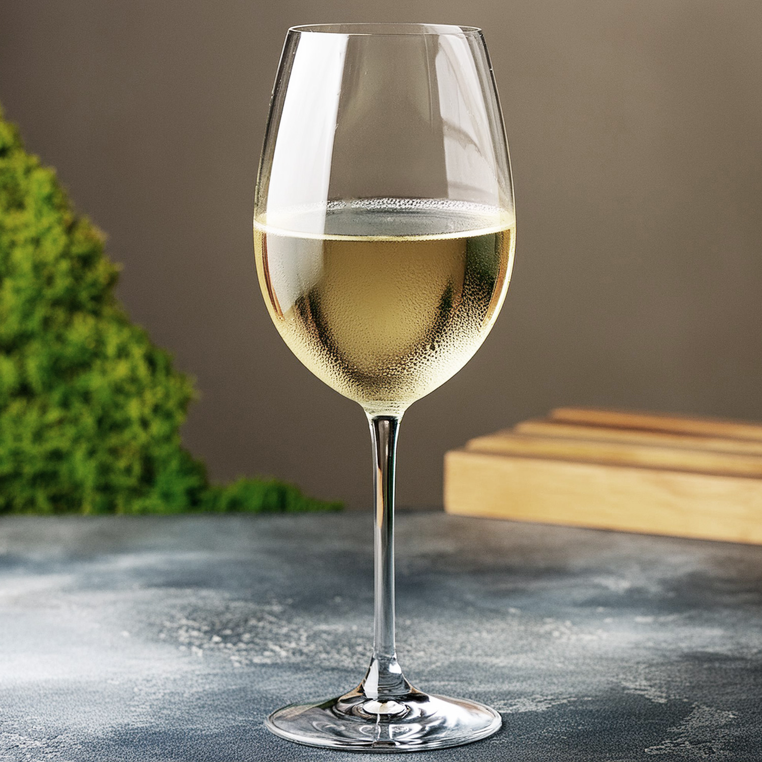 Ein vorzüglicher und köstlicher Weißwein Ein vorzüglicher und köstlicher Weißwein