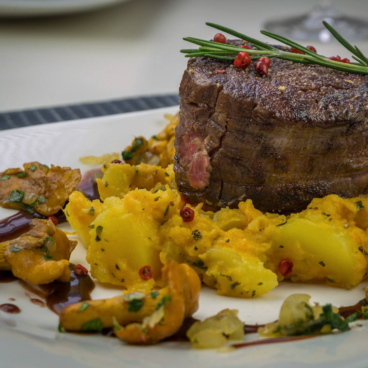 Passendes Essen zum wunderbaren Wein Passendes Essen zum wunderbaren Wein