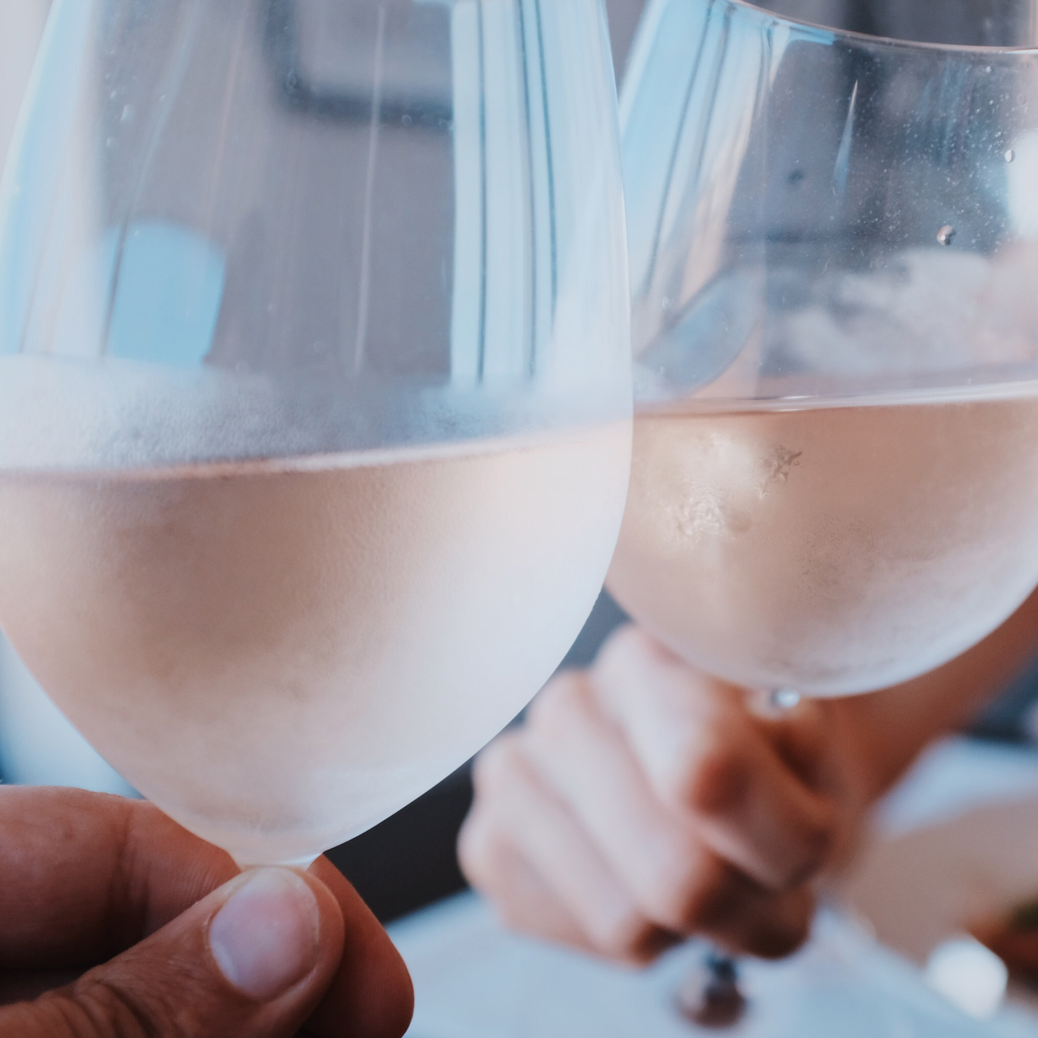 Genießen Sie diesen erfrischenden Roséwein Genießen Sie diesen erfrischenden Roséwein
