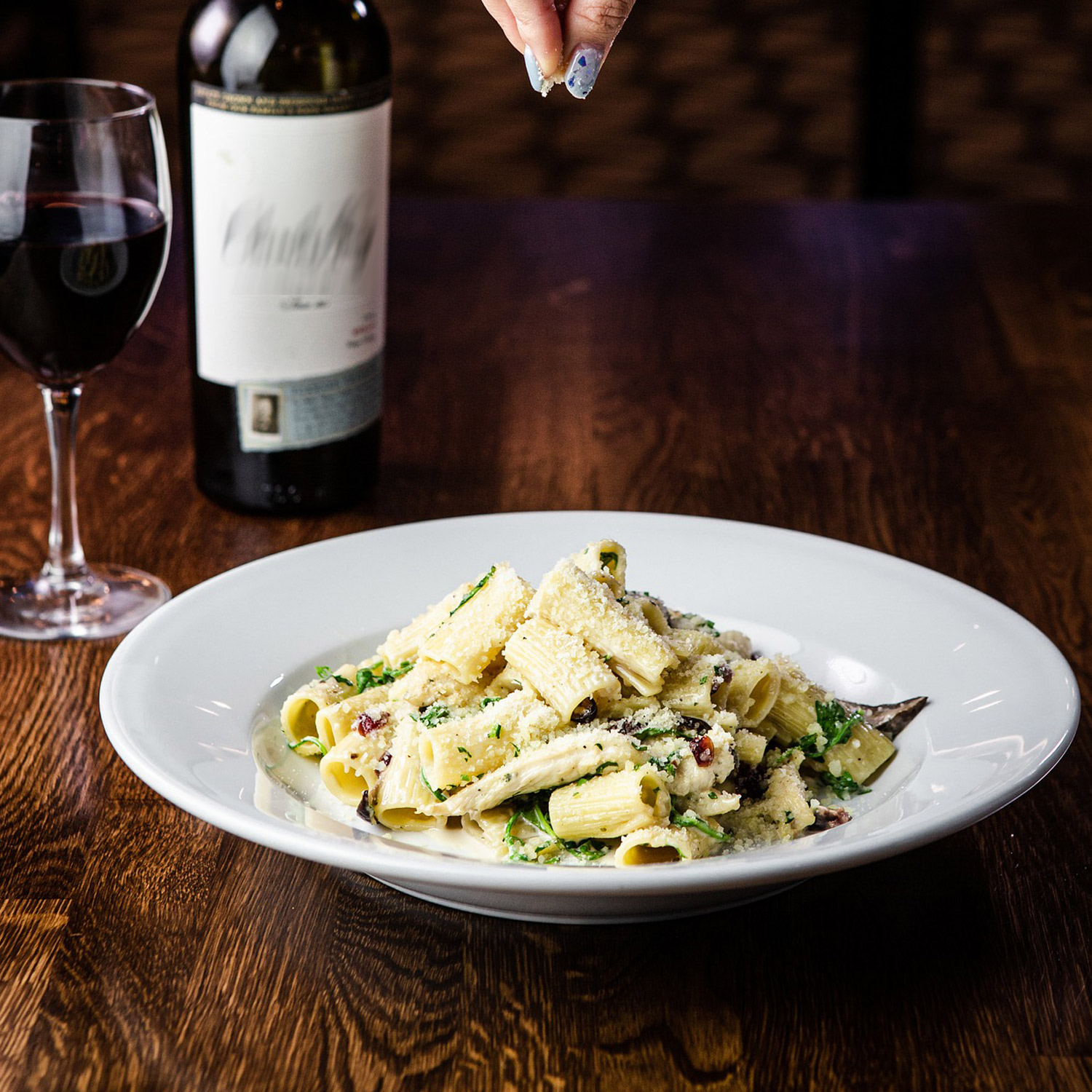 Passendes Essen zum köstlichen Wein Passendes Essen zum köstlichen Wein