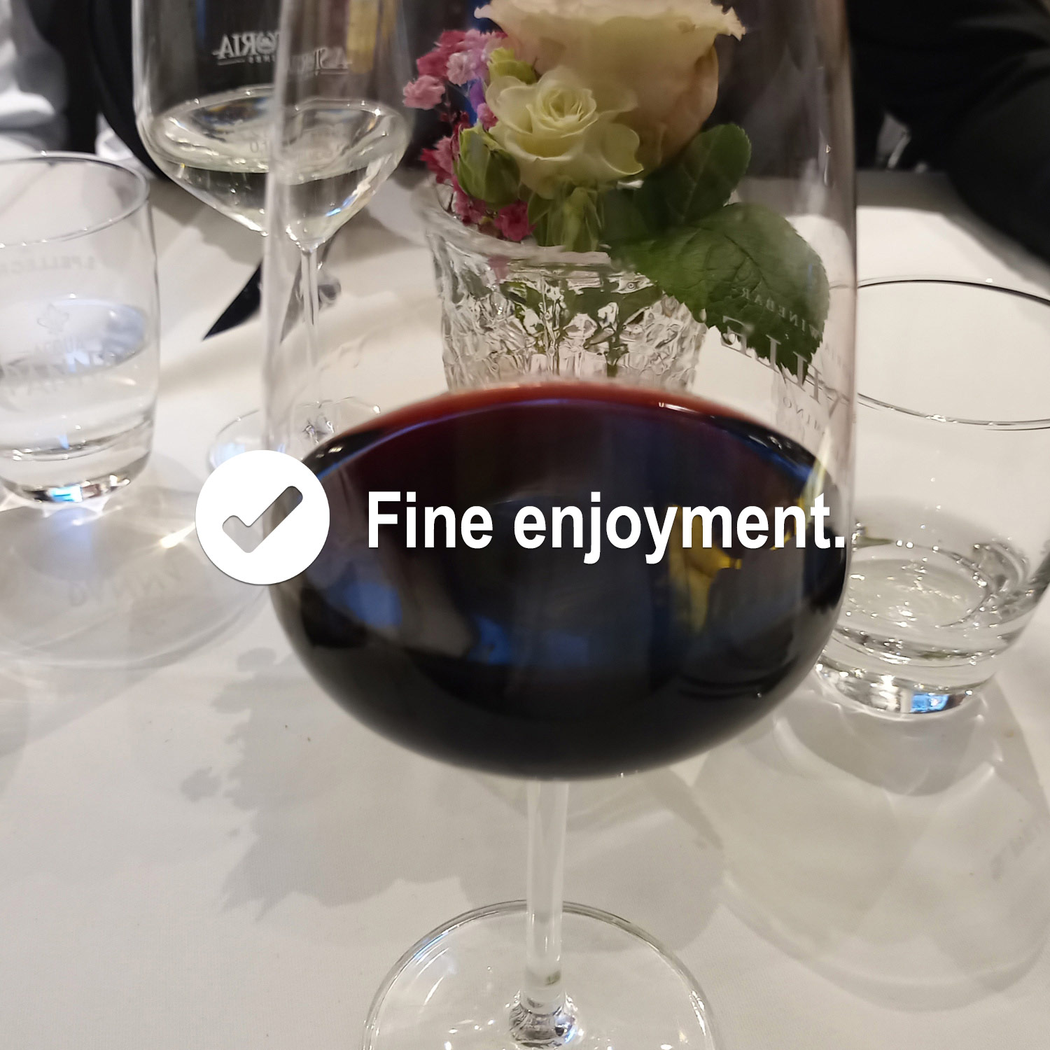 Ausgezeichnet köstlicher Rotwein Ausgezeichnet köstlicher Rotwein