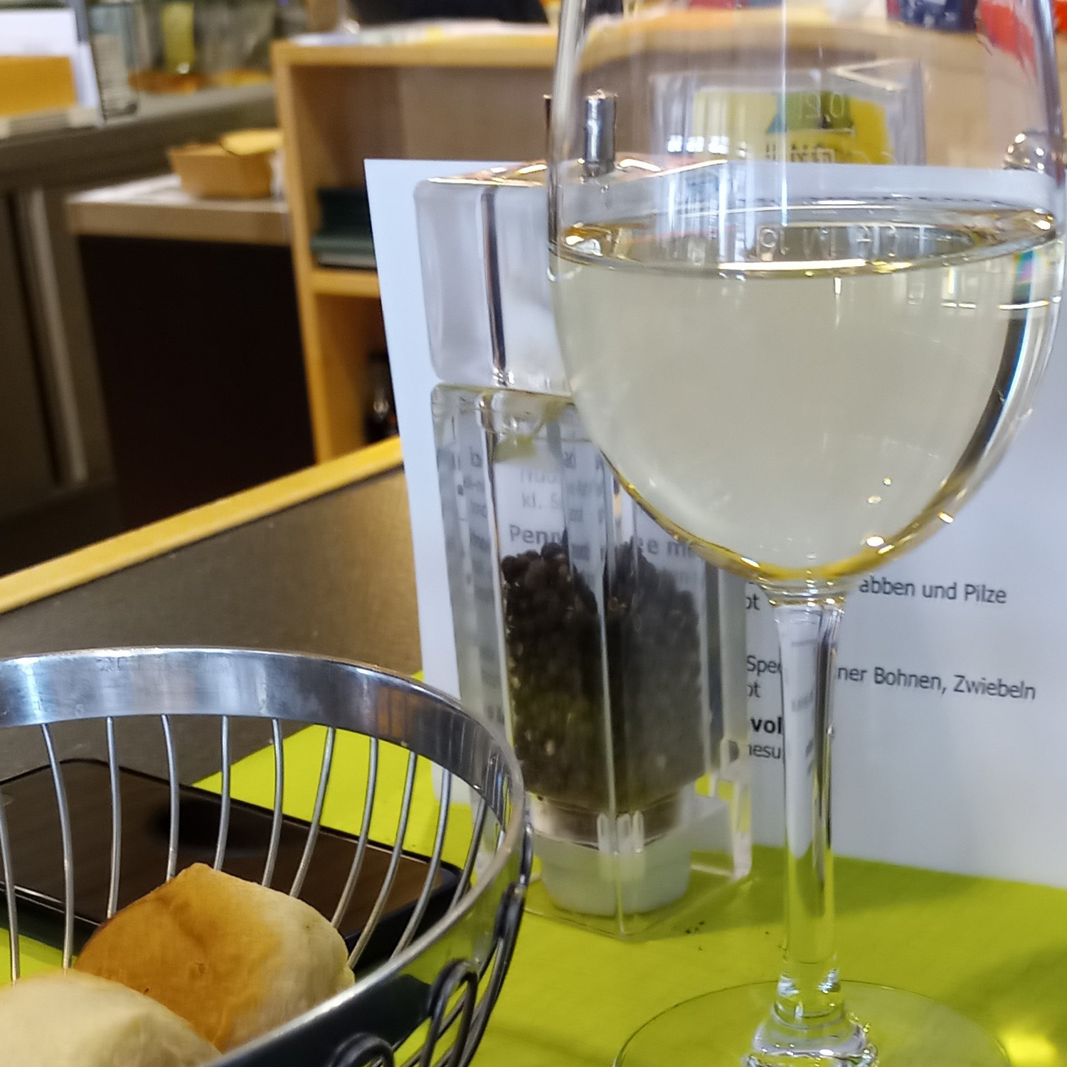 Köstlicher Weißwein Köstlicher Weißwein