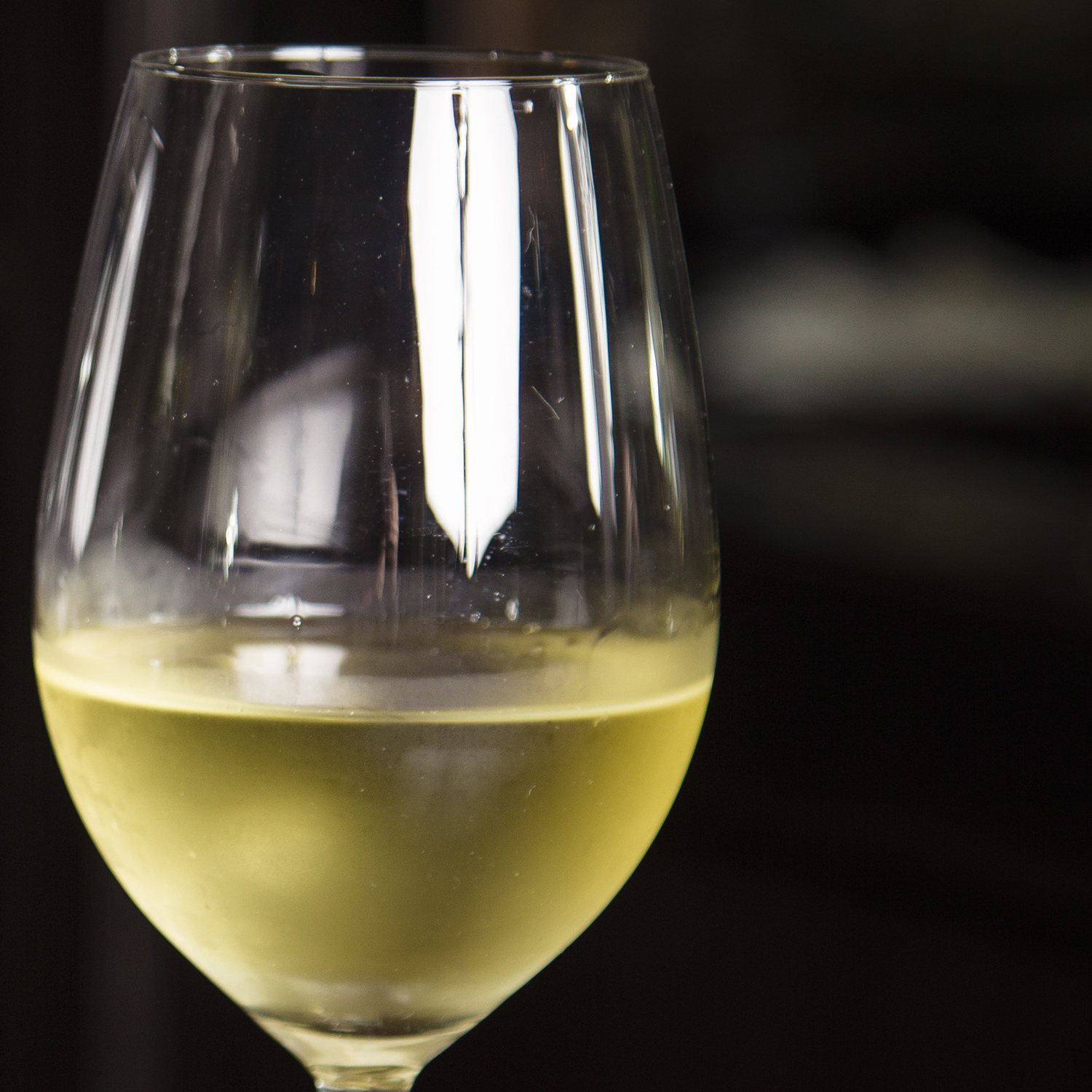 Genießen Sie diesen schmackhaften Weißwein Genießen Sie diesen schmackhaften Weißwein