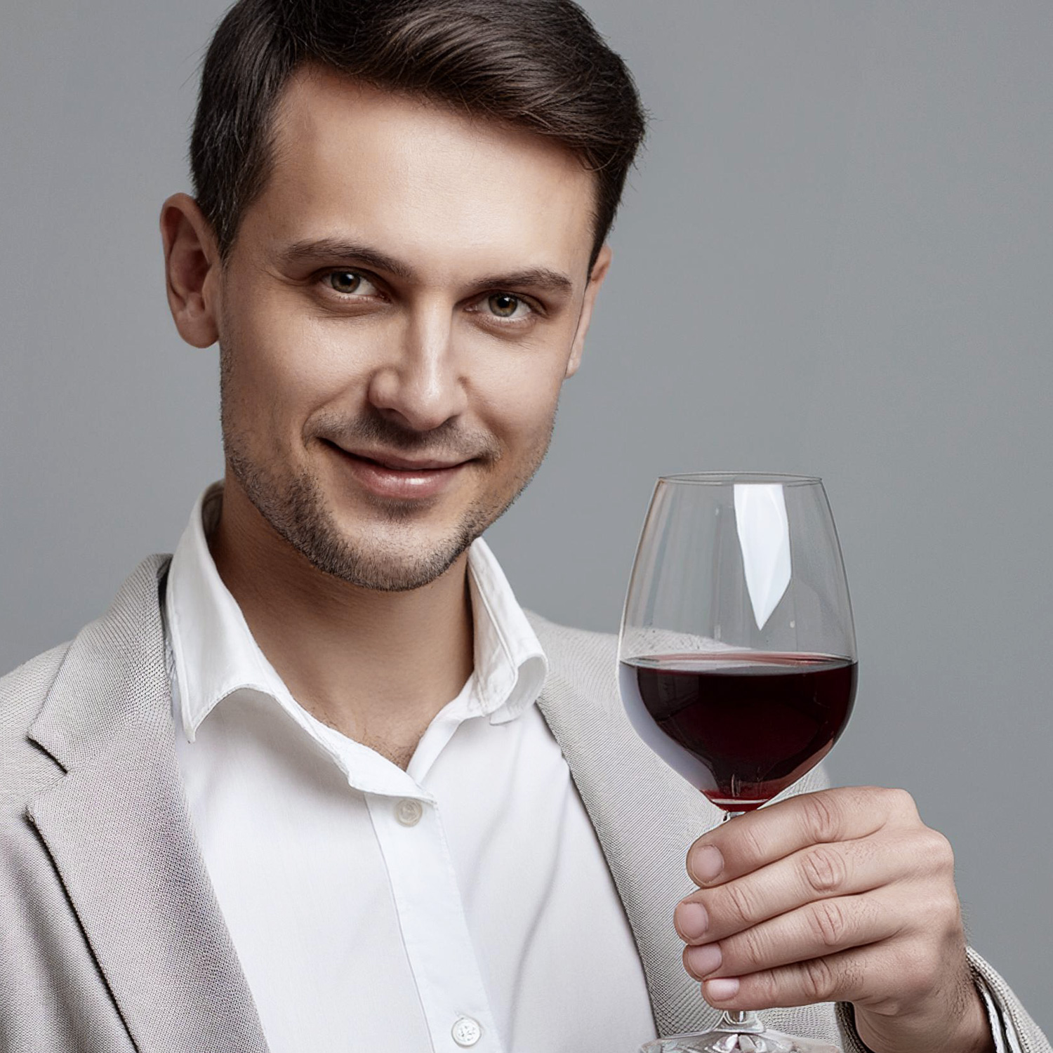 Genussvoller und köstlicher Rotwein Genussvoller und köstlicher Rotwein