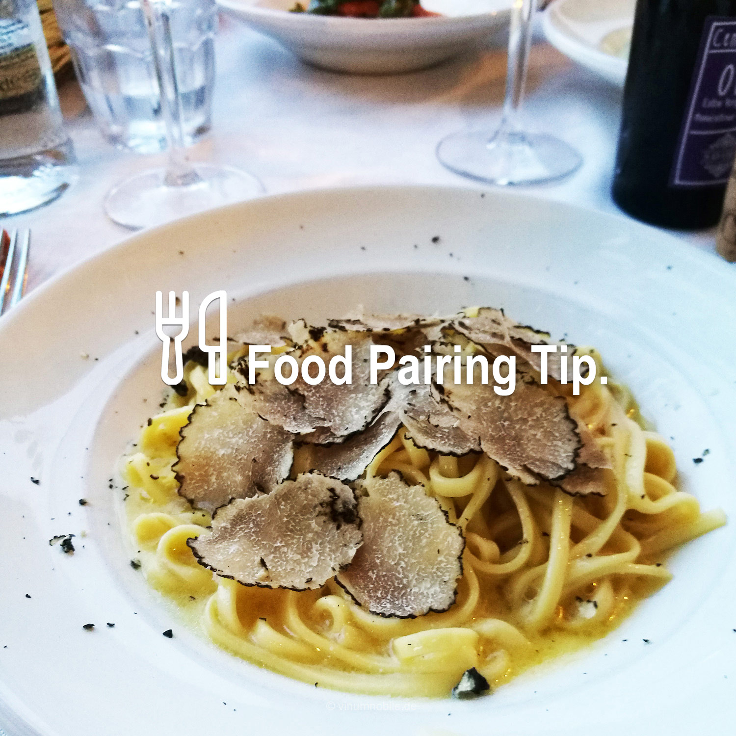 Ein perfekter Wein zum wunderbaren Essen Ein perfekter Wein zum wunderbaren Essen